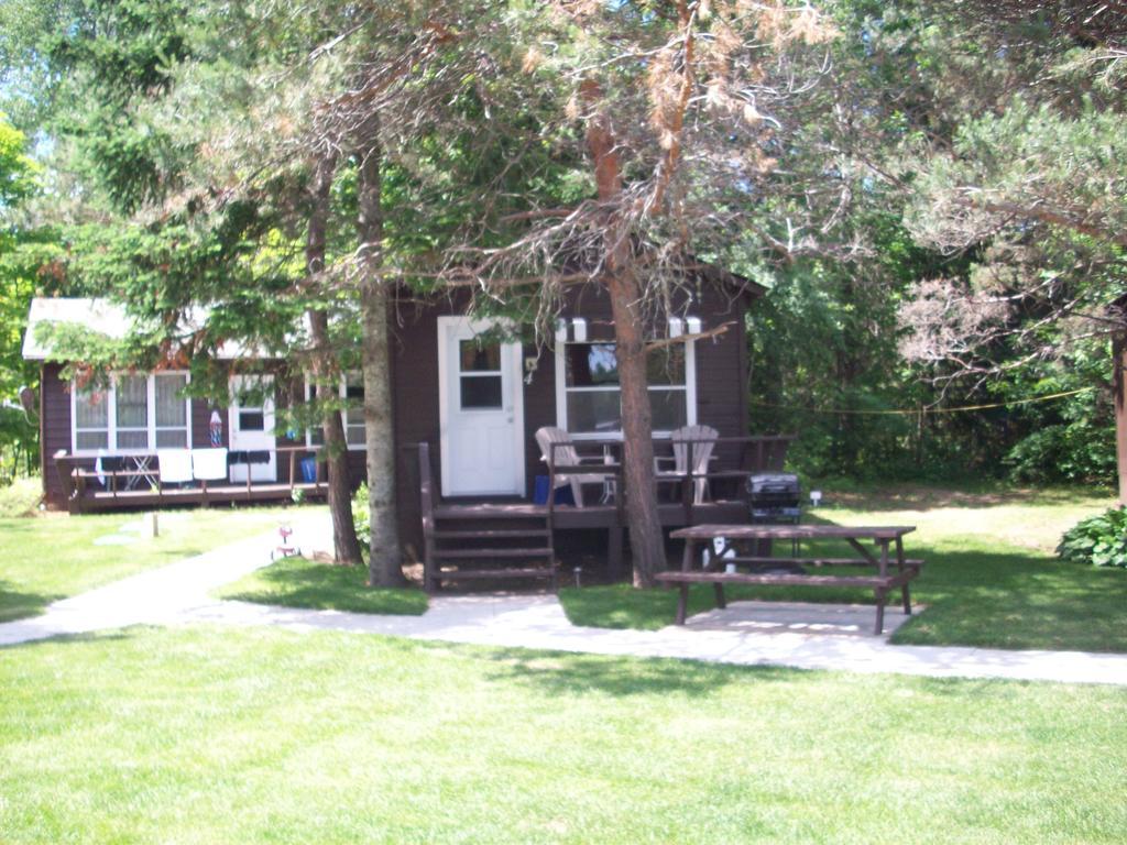 Lakewoods Holiday park Oxtongue Lake