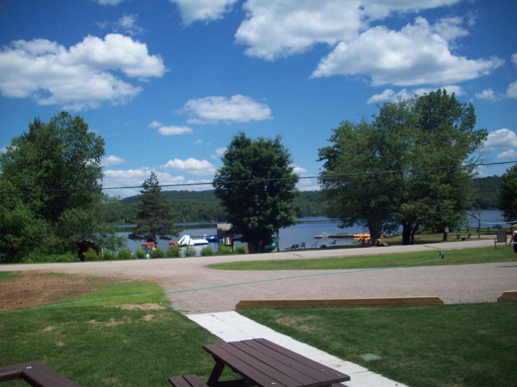 Lakewoods 2* Oxtongue Lake