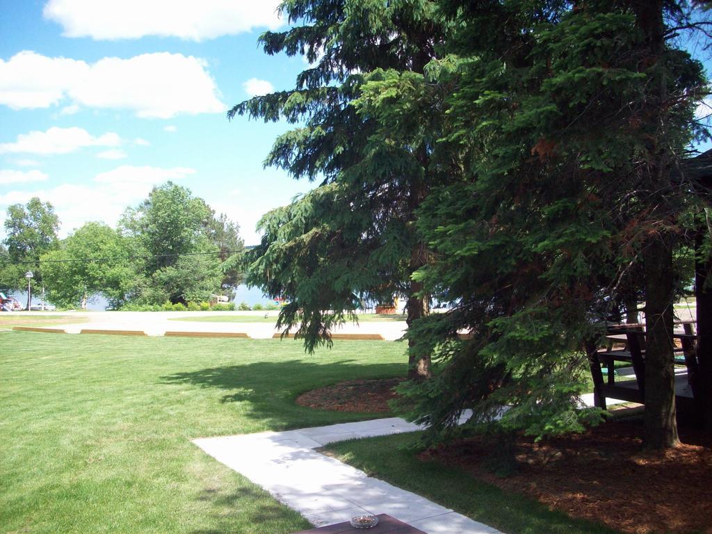 Lakewoods Holiday park Oxtongue Lake