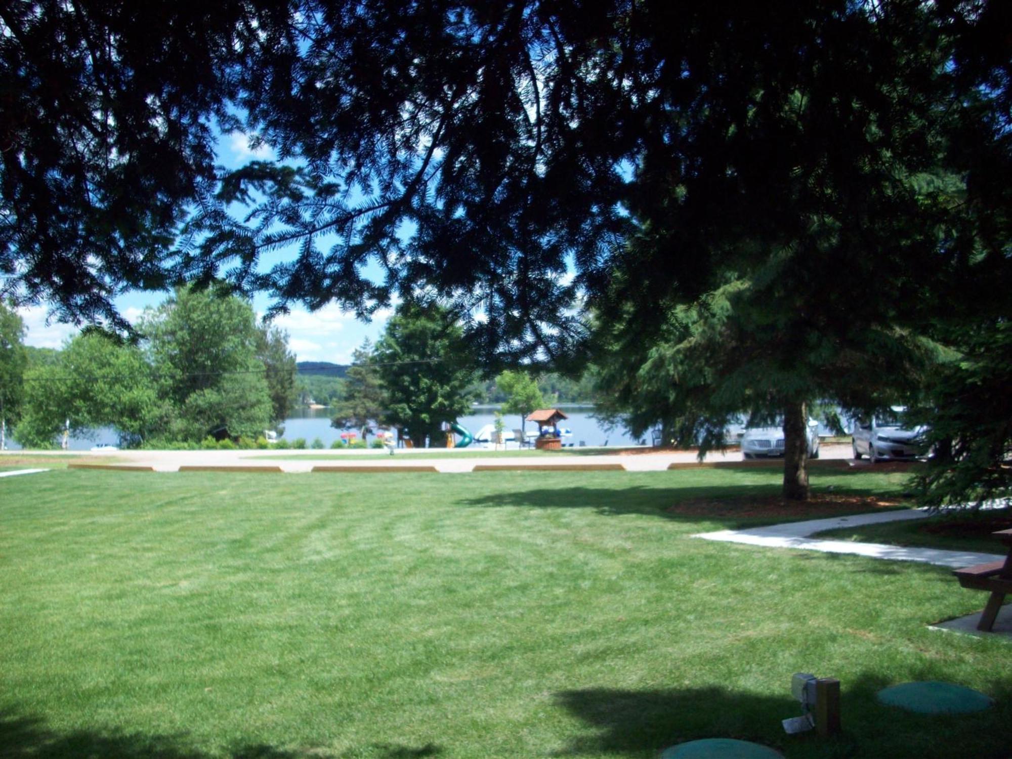Lakewoods Holiday park 2*