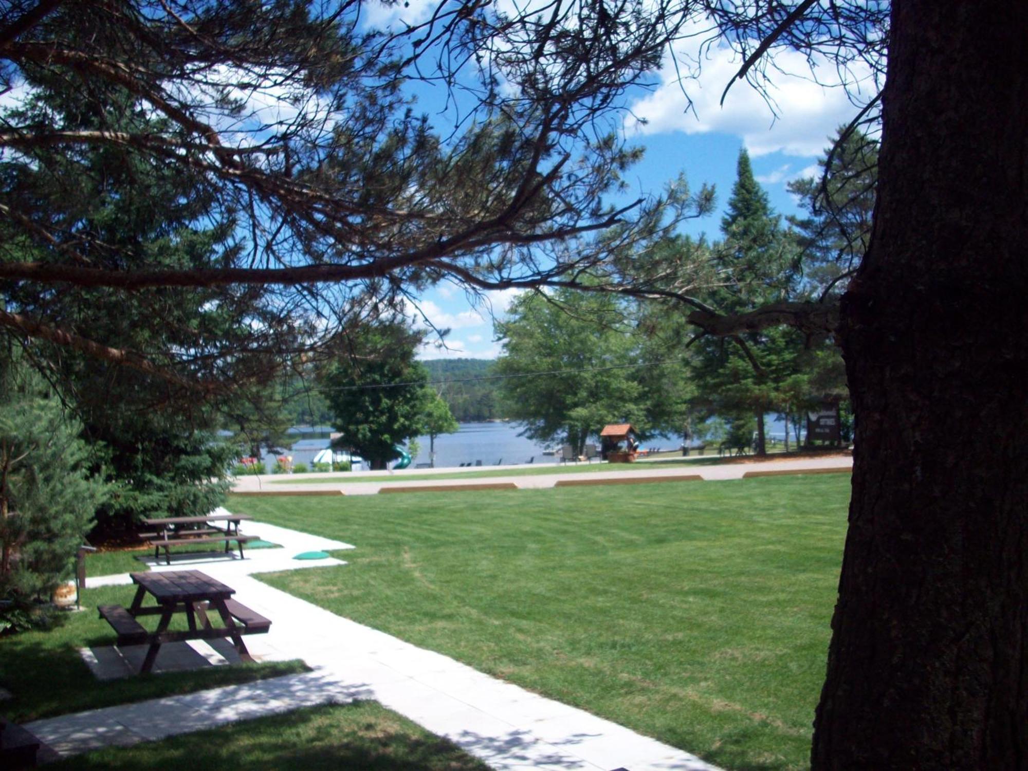 Lakewoods Holiday park Oxtongue Lake